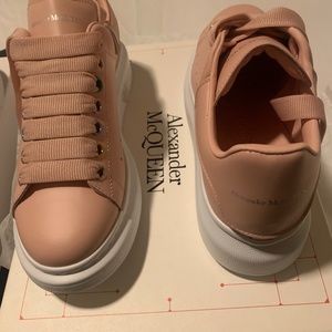 Alexander McQueen  Sneakers